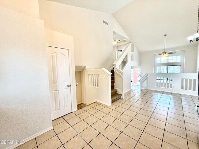 Building Photo - 12720 Tierra Mina Dr