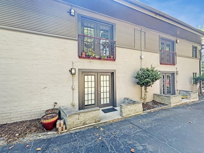 Building Photo - 1355 Euclid Ave NE