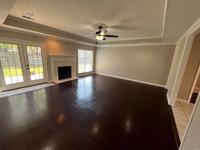 Building Photo - 28 Hillsboro Dr