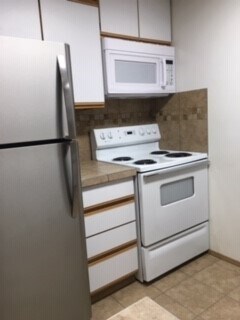 Kitchen Tile Counter w-Appliances - 24615 104th Ave Ct E