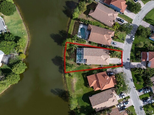 Building Photo - 2096 NW Marsh Rabbit Ln