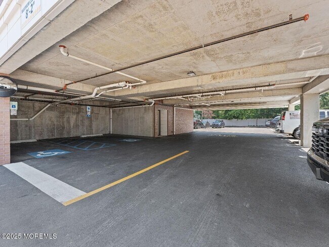 Building Photo - 27 3rd Ave