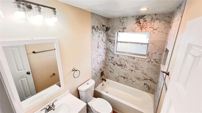 Building Photo - 4709 Redfern Dr