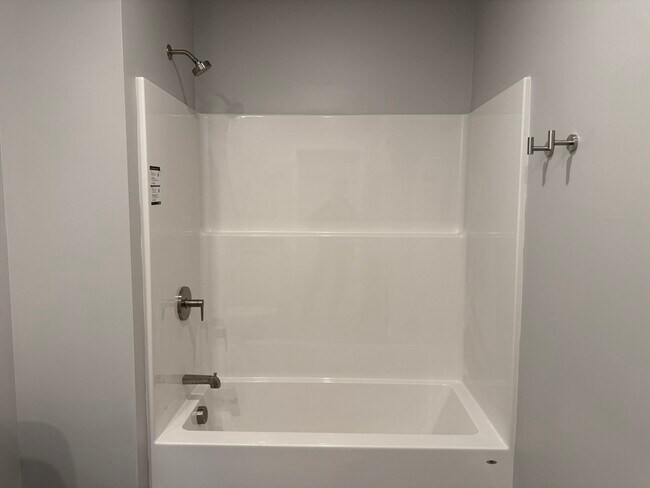 Building Photo - 251 Sladen St