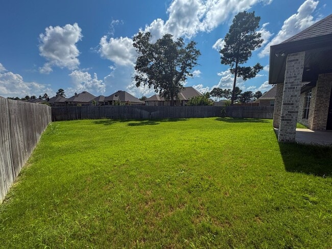 Building Photo - Available Now! Gorgeous 4 Bedroom 3 Bath i...