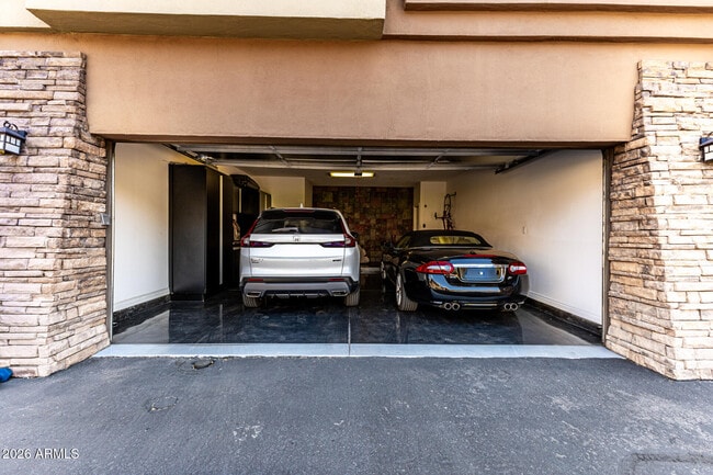 Building Photo - 14450 N Thompson Peak Pkwy