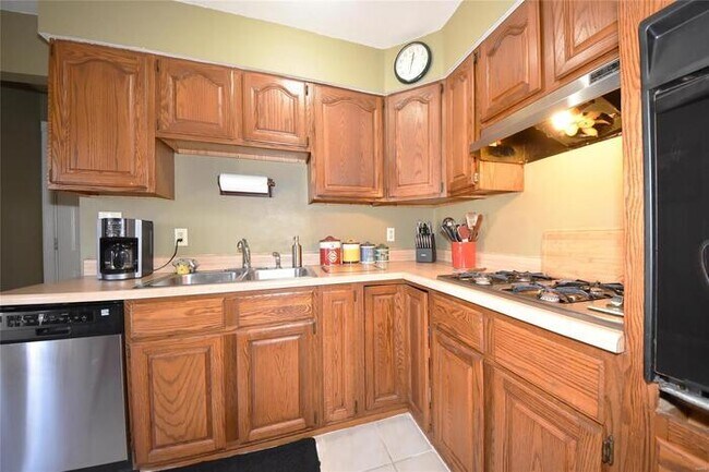 Building Photo - Fantastic 3bd/1ba home! Coming soon!