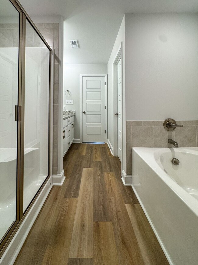 Building Photo - Beautiful 3 Bed 2.5 Bath Home in Raeford