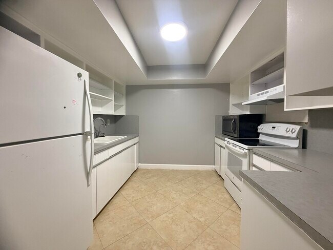 Building Photo - 8381 NW 28th Pl