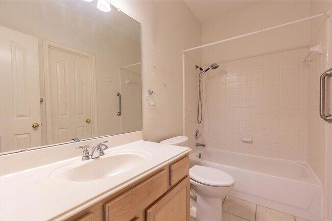 Building Photo - 2308 Sandra Dr