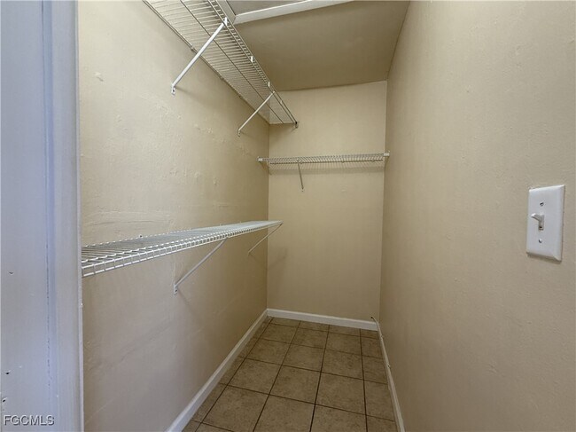 Building Photo - 2117 SW Santa Barbara Pl