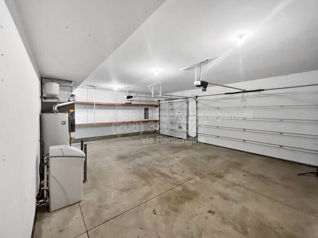 Building Photo - 345 E Kite Dr