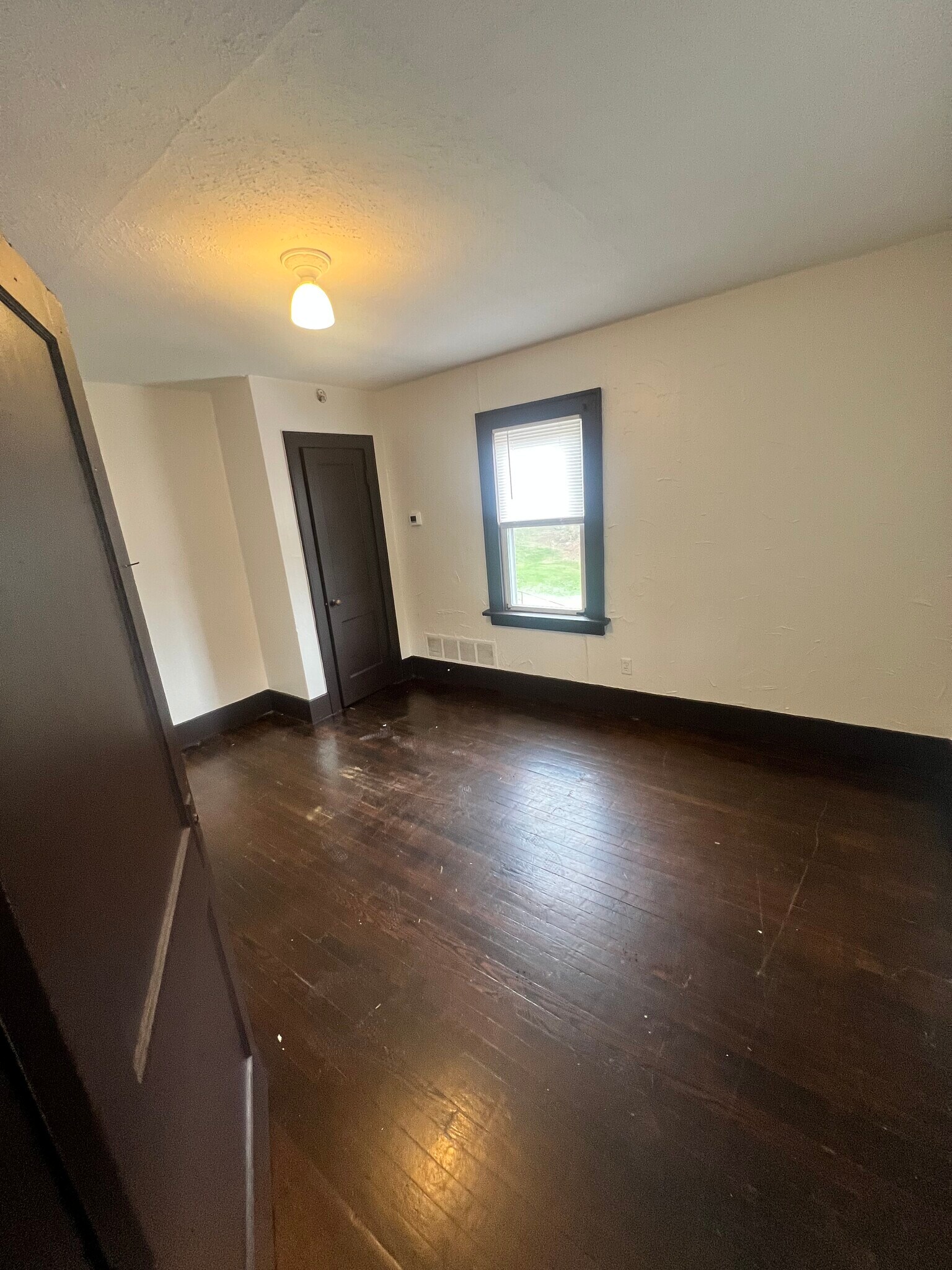 Building Photo - 105 N 12th St