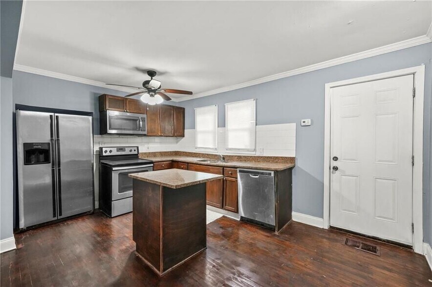 Building Photo - 360 Betsy Ave SW