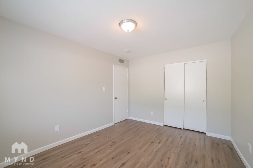 Building Photo - 8336 N 105th Ln