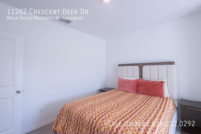 Building Photo - 11262 Crescent Deer Dr