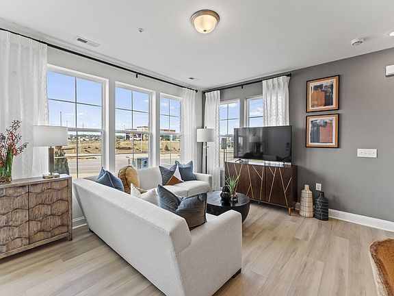 Building Photo - stunning 2-bedroom, 2.5-bathroom Tessa pla...