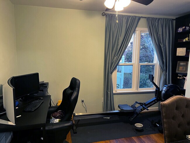 Bedroom/Office - 4404 W Chestnut Ave