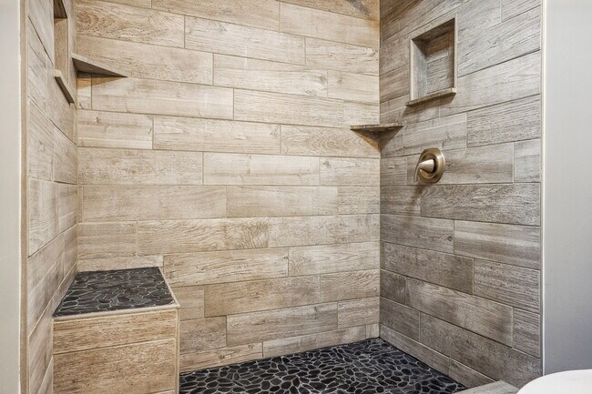 Building Photo - 1710 Messner Dr