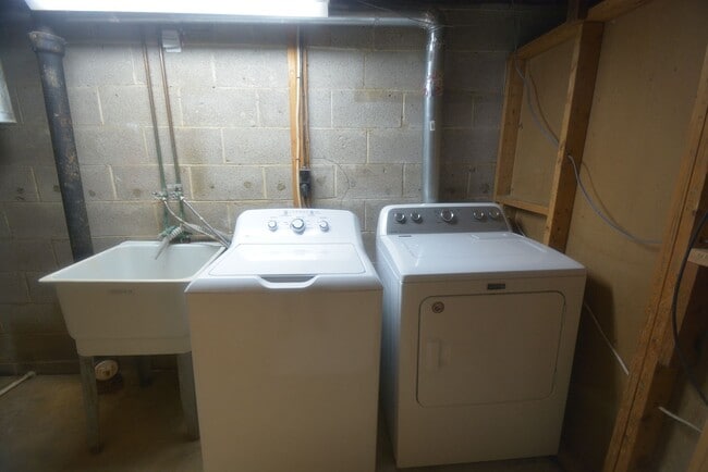 Building Photo - Recently Updated 3 Bedroom 1 Bath in Newar...