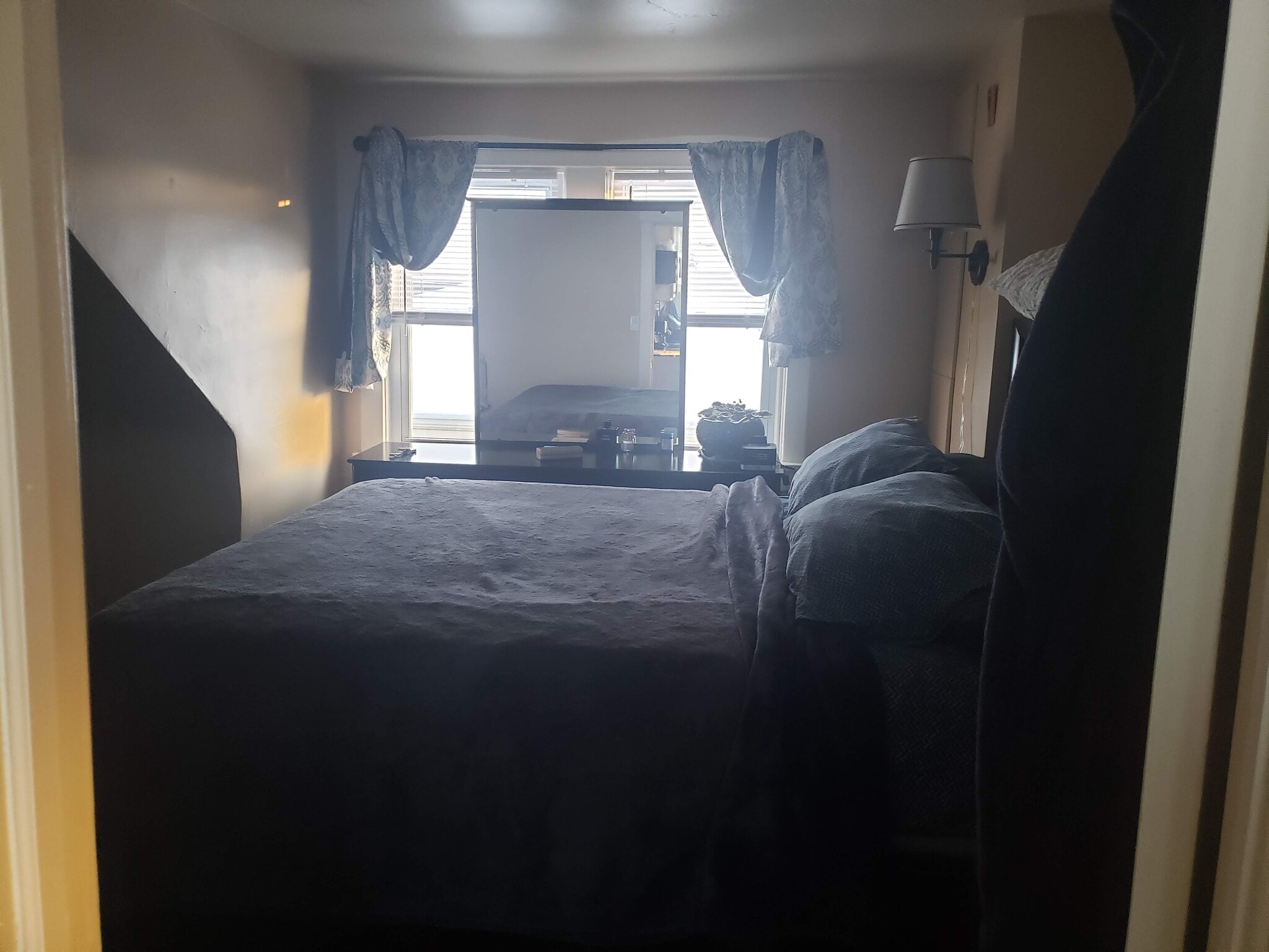 Primary Bedroom - 2835 S Harvey Ave