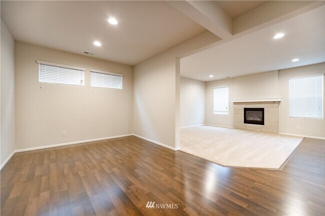 Building Photo - FOR RENT | South Hill / Puyallup Rainier Ridge Community