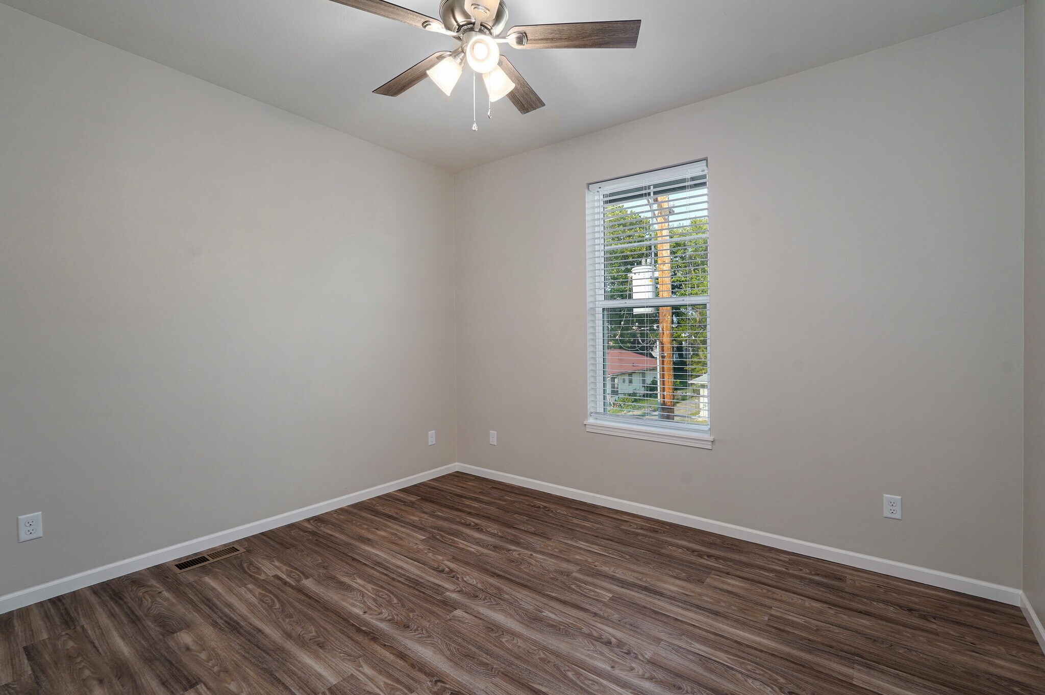 Building Photo - 319 S Florence Ave