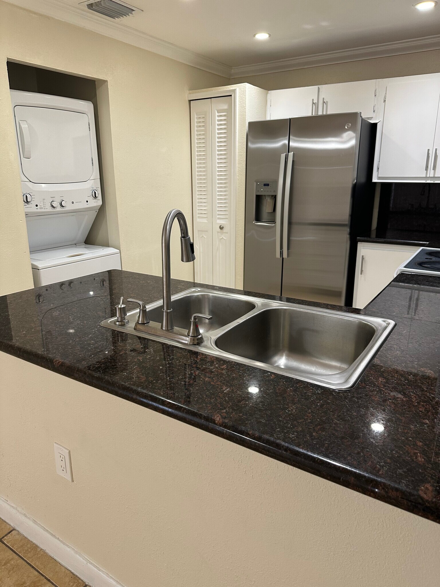 Building Photo - 8460 SW 156th Pl