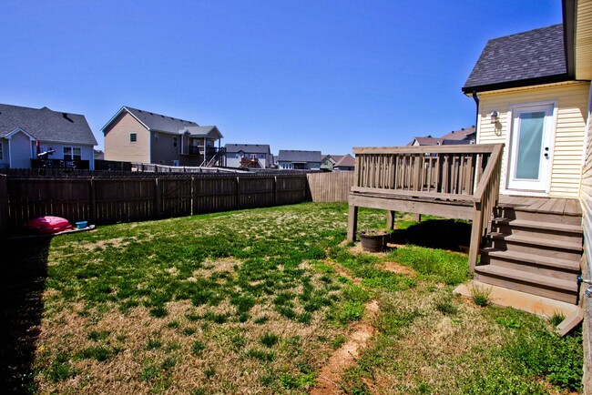 Building Photo - Charming home in Clarksville!