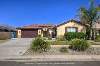 Building Photo - Offering a 6 Month Lease | 4 Bedroom 3 Bathroom Plumas Lake Beauty!