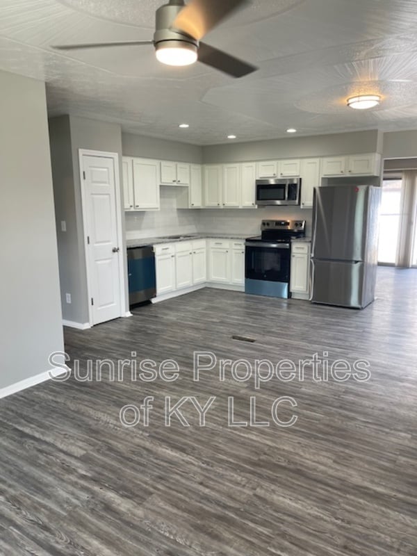 Building Photo - 10105 McNeely Lake Dr