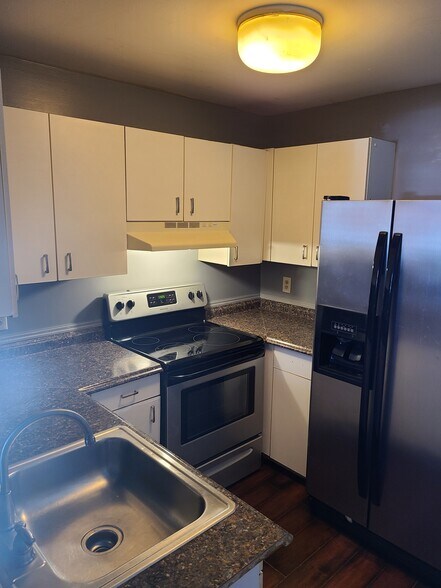 Kitchen - 84 Tell St