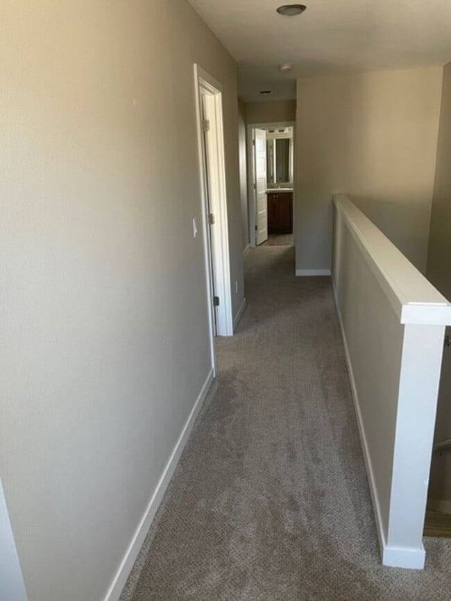 Building Photo - Beautiful 3 Bedroom Home in Newberg