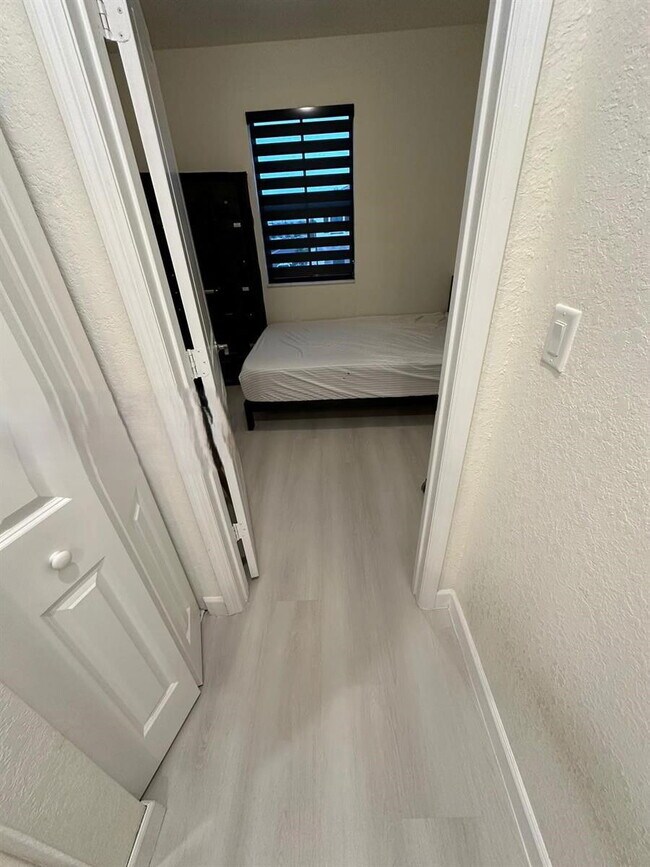 Building Photo - West 113th Street, Hialeah, FL 33018 - 3 BR 2.5 BA townhouse