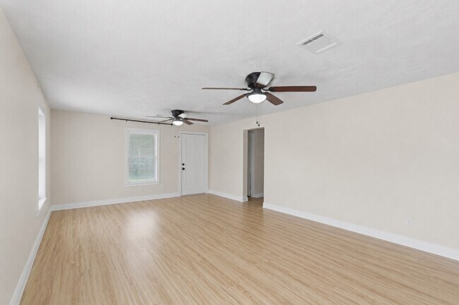 Building Photo - 515 Riggs St