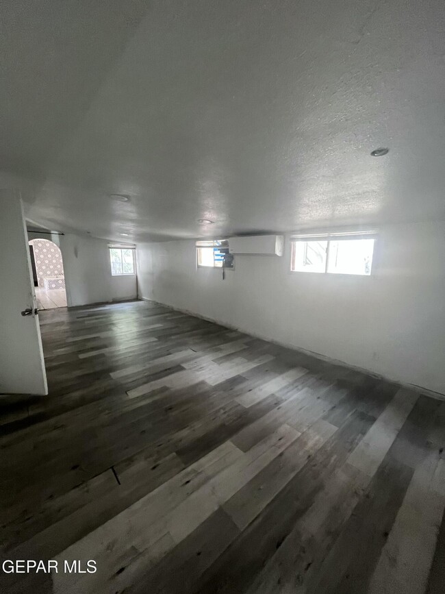 Building Photo - 216 Pacific Dr