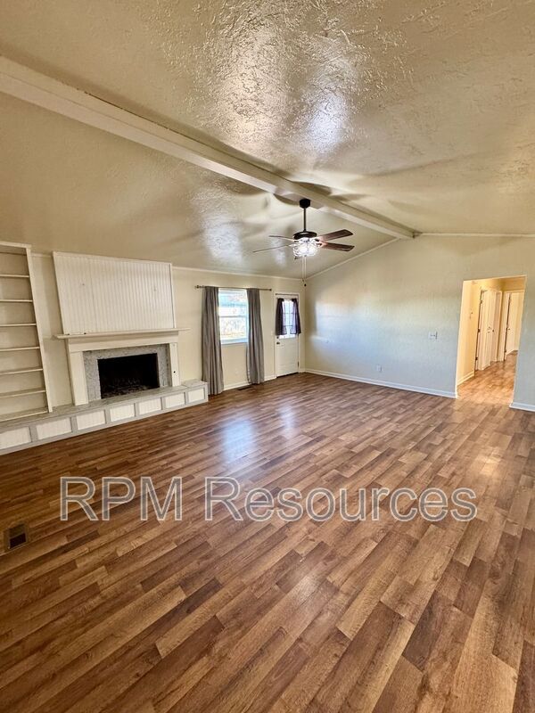 Building Photo - 10449 Dover Dr