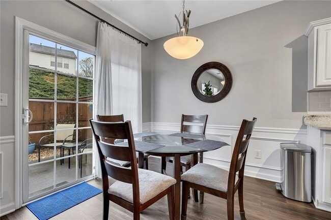 Building Photo - 254 Regent Square