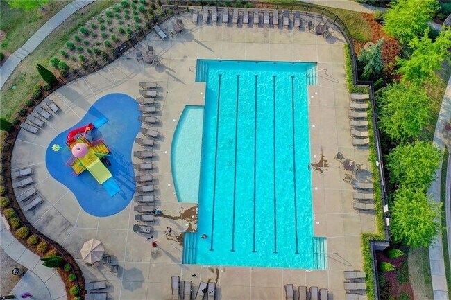 Building Photo - 4030 Tobiano Trl