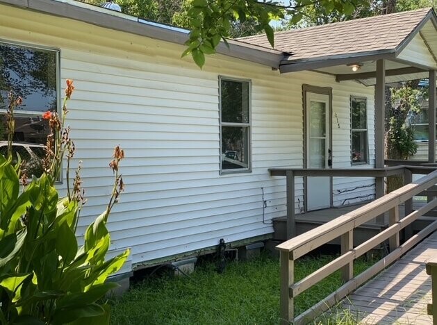 Building Photo - 215 Blackshear St