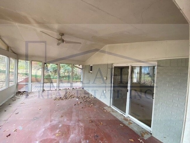 Building Photo - Lakewood 3 Bedroom Home