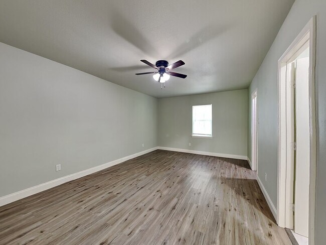 Building Photo - 1330 Marfa Ave