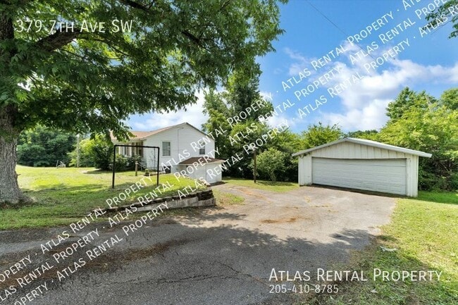 Building Photo - 379 7th Ave SW