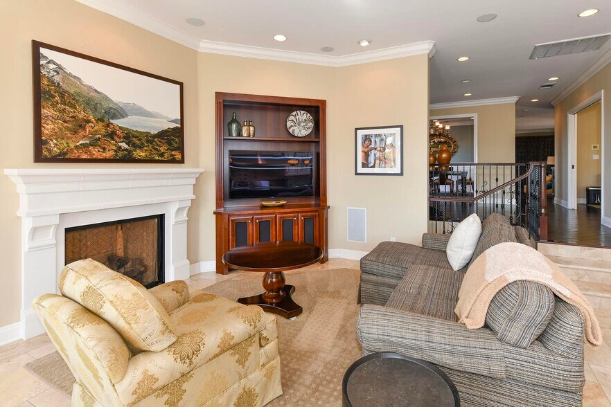 Building Photo - 21 Pinnacle Peak St