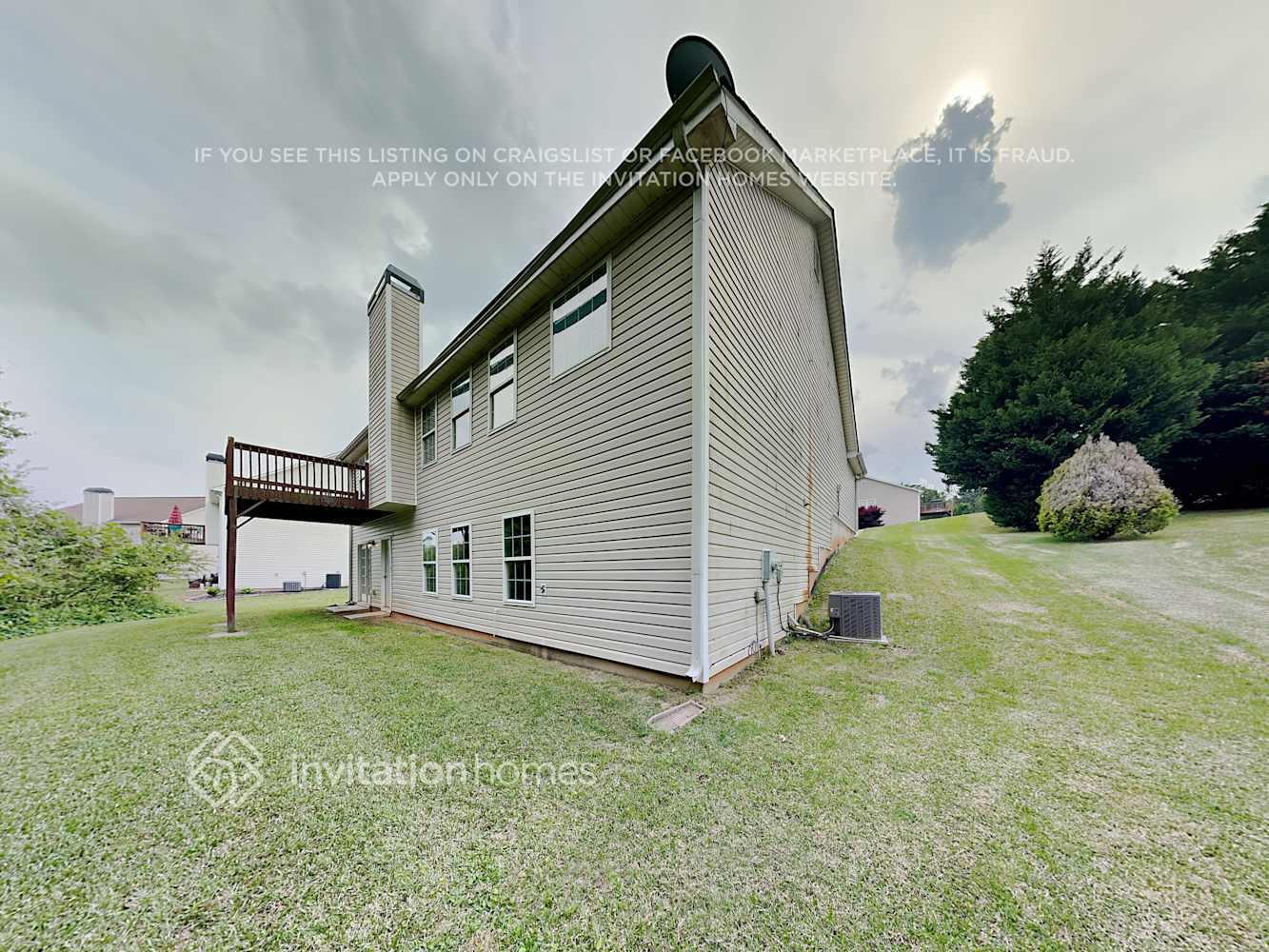 Building Photo - 4730 Camelot Dr