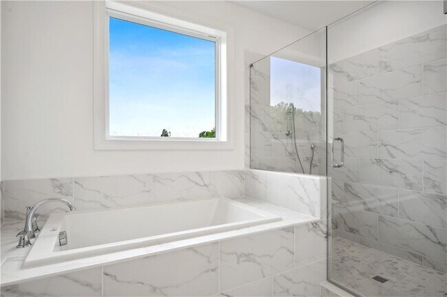 Building Photo - 124 Downing Dr