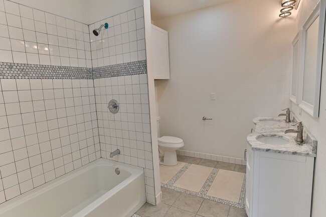Building Photo - 4 Bedroom Single Family Home on Susquehann...