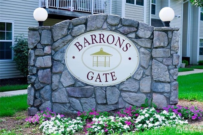 Primary Photo - 1504 Barron's Gate Ave