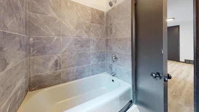 Building Photo - Parma - Ridgewood Lofts - 1 bedroom unit.