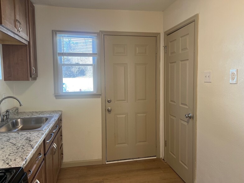 Building Photo - 8621 North Ave